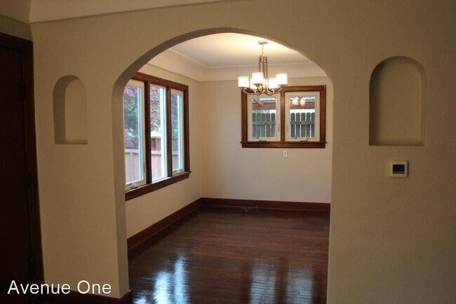 Building Photo - 5 br, 4 bath House - 14008 Stone Ave N