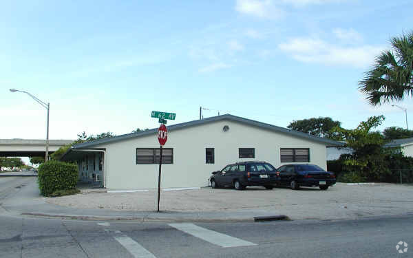 Building Photo - 6201 Taft St