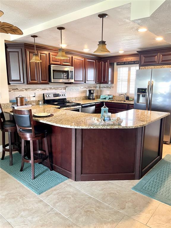 Building Photo - 4650 Cove Cir