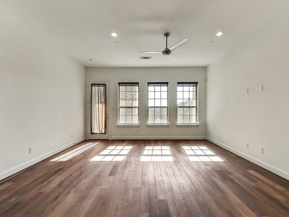 Foto del edificio - 5015 Meridian Ln