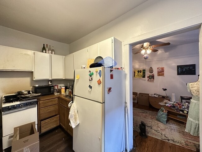 Building Photo - 3034 N Halsted St