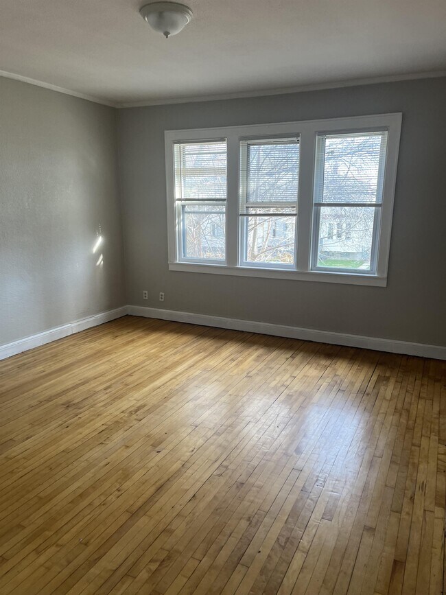 2619 S 3rd St, Milwaukee, WI 53207 Townhome Rentals in Milwaukee WI