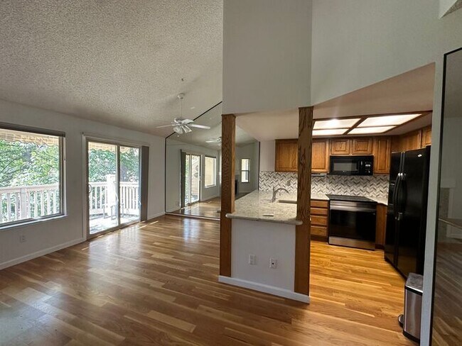 Foto del edificio - 2875 Idlewild Dr
