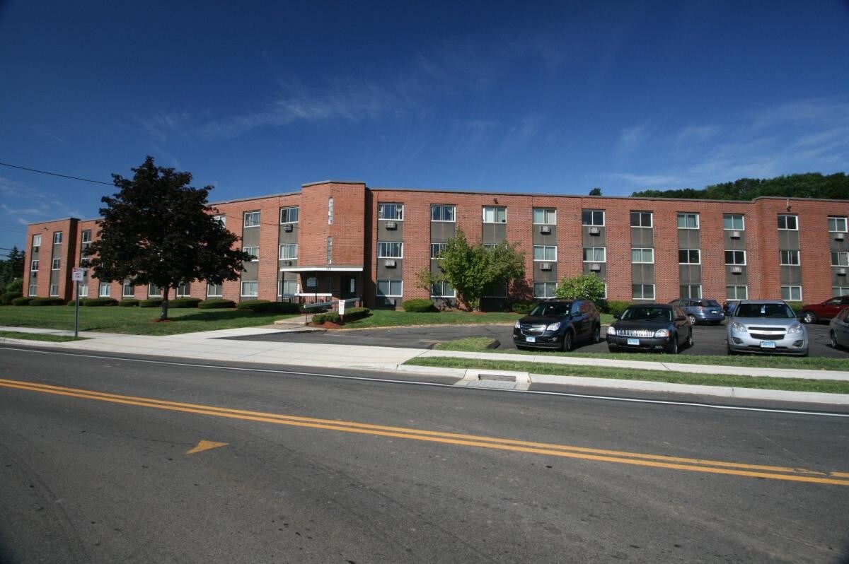 166 Gravel St, Meriden, CT 06450 Condo for Rent in Meriden, CT