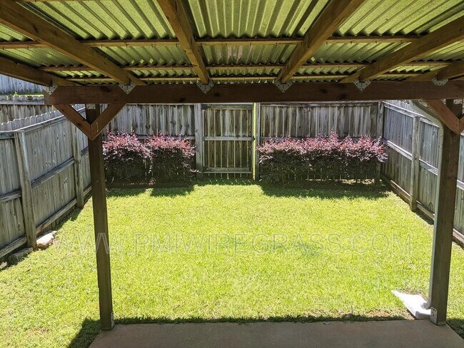 Building Photo - 208 Foxchase Ln