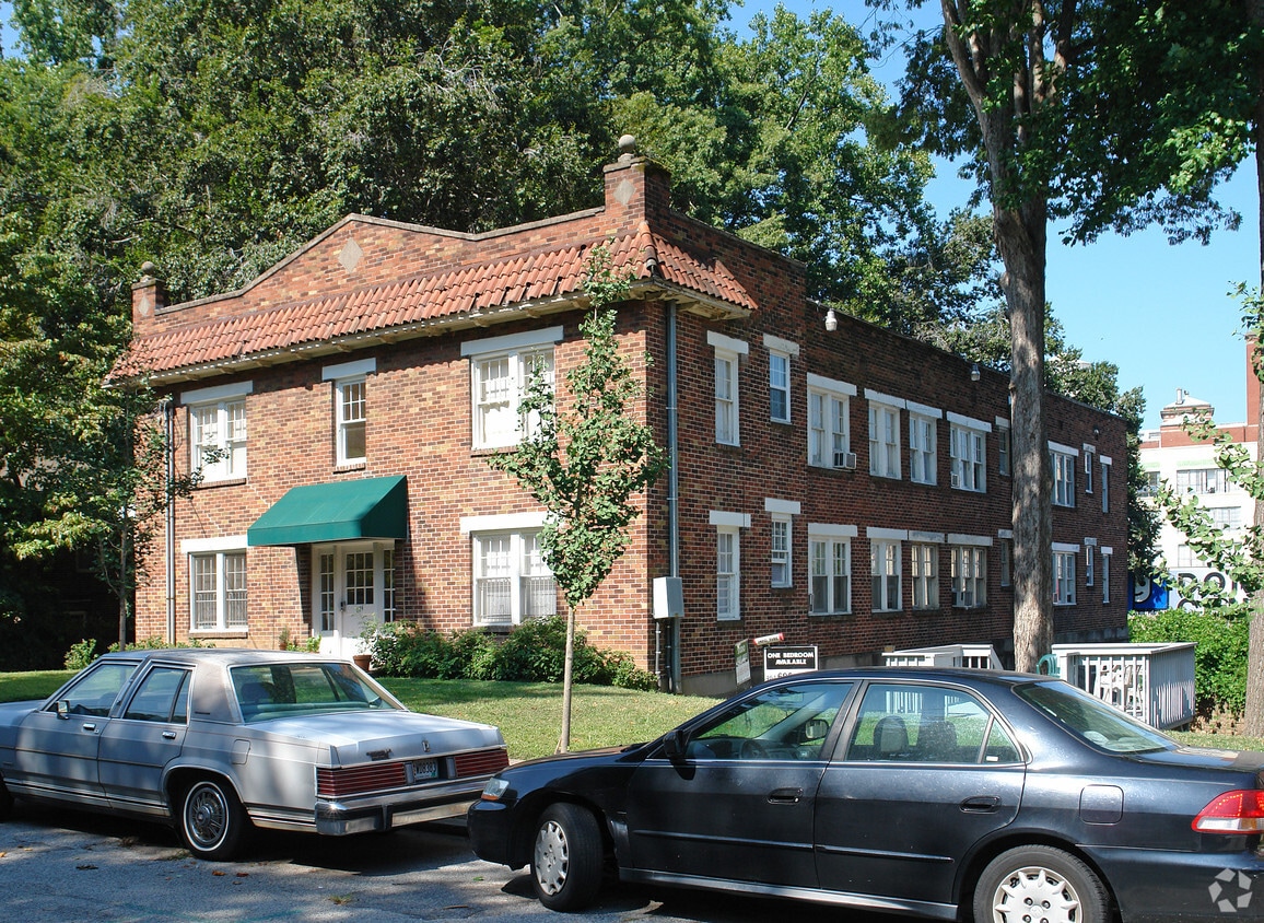 Primary Photo - 674 NE Somerset Ter