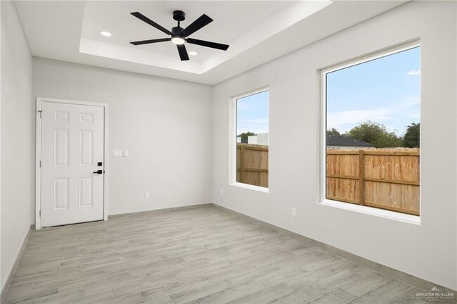 Building Photo - 17 Selena St