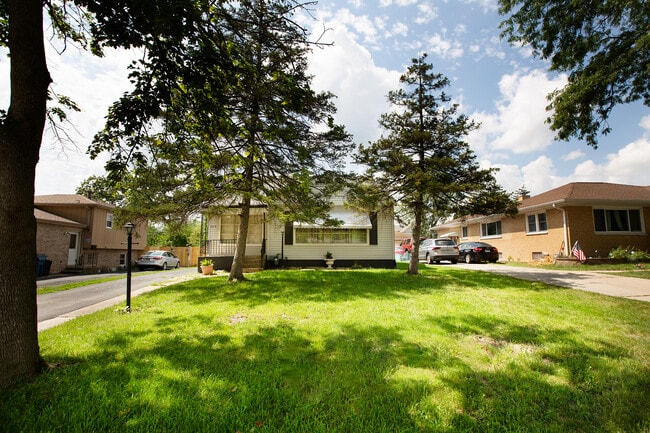 Building Photo - 3516 Peoria St