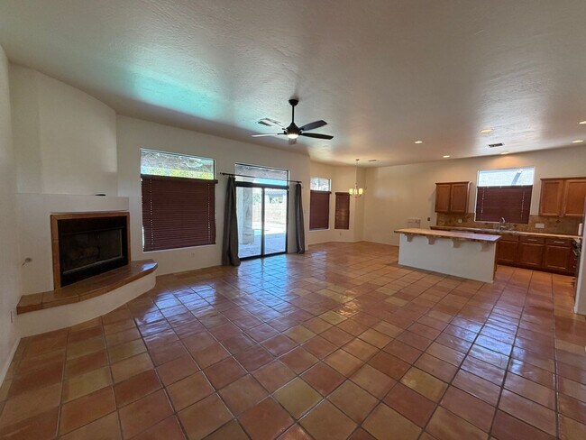 Foto del edificio - 3384 W 17th Pl