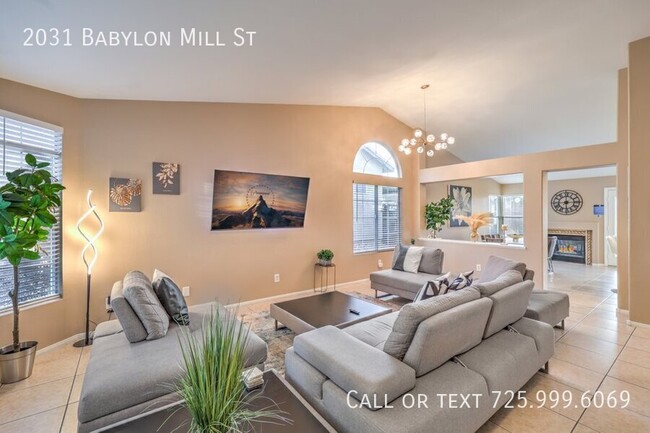 Building Photo - 2031 Babylon Mill St
