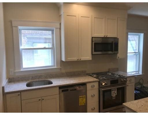 Building Photo - 303 Tappan St