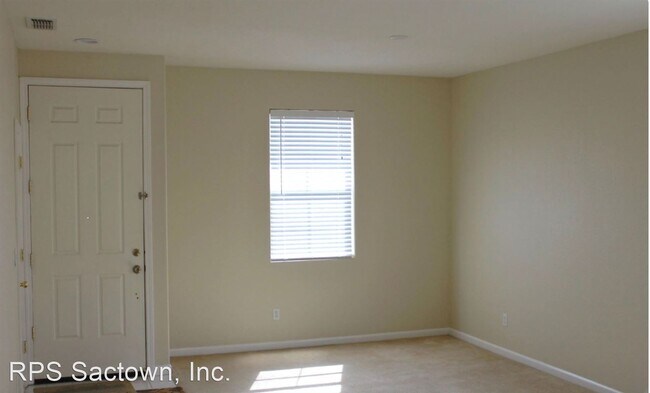 Building Photo - 4 br, 2.5 bath House - 2963 Ottumwa Drive