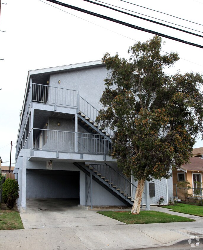 Foto del edificio - 2307 E 10th St