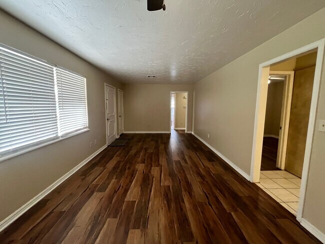 Foto del edificio - 2424 NW 14th St