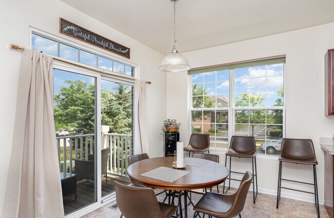 Foto del edificio - Gorgeous 3 Bed Townhome in Orland Park