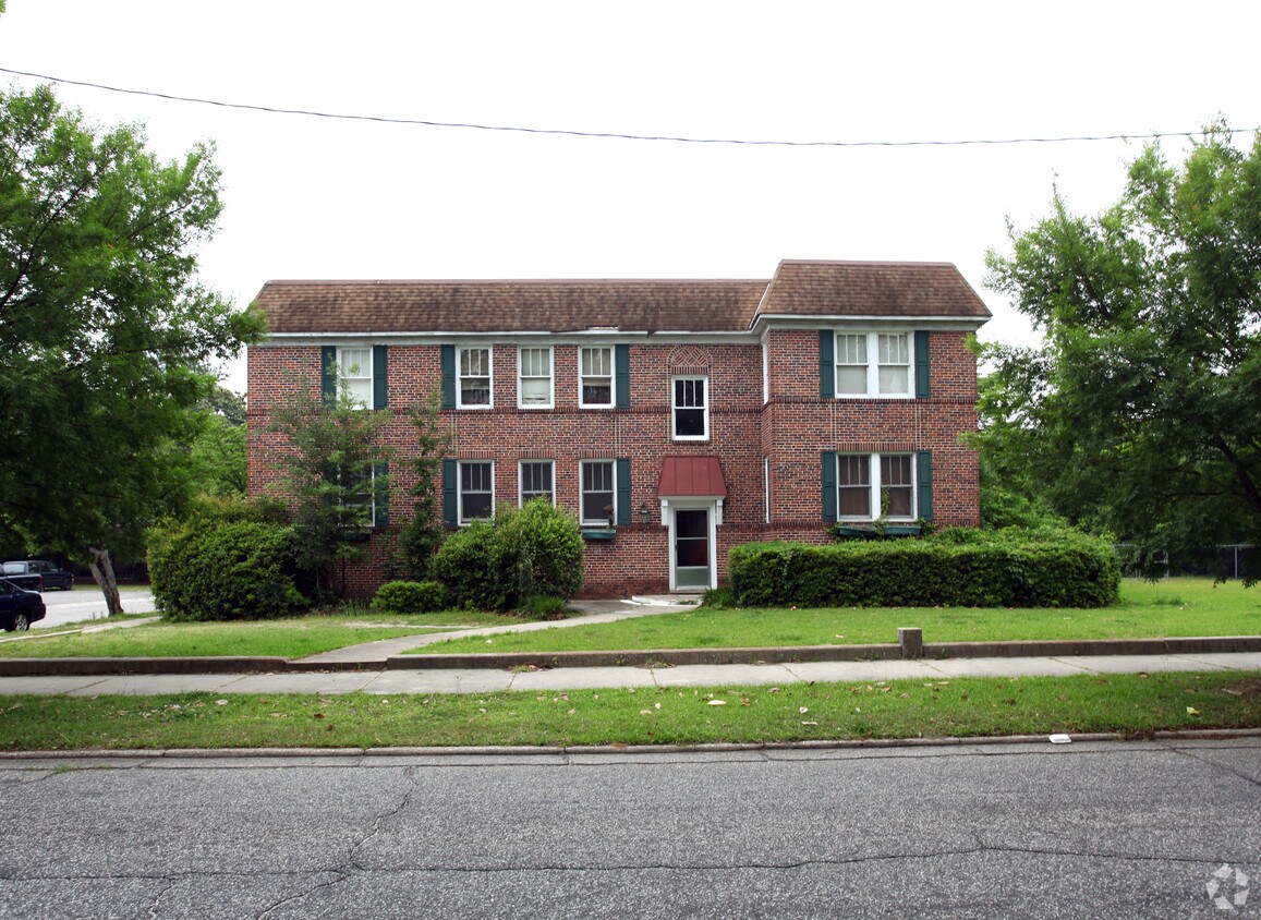 901 N Elm St, Lumberton, NC 28358 Apartments in Lumberton, NC