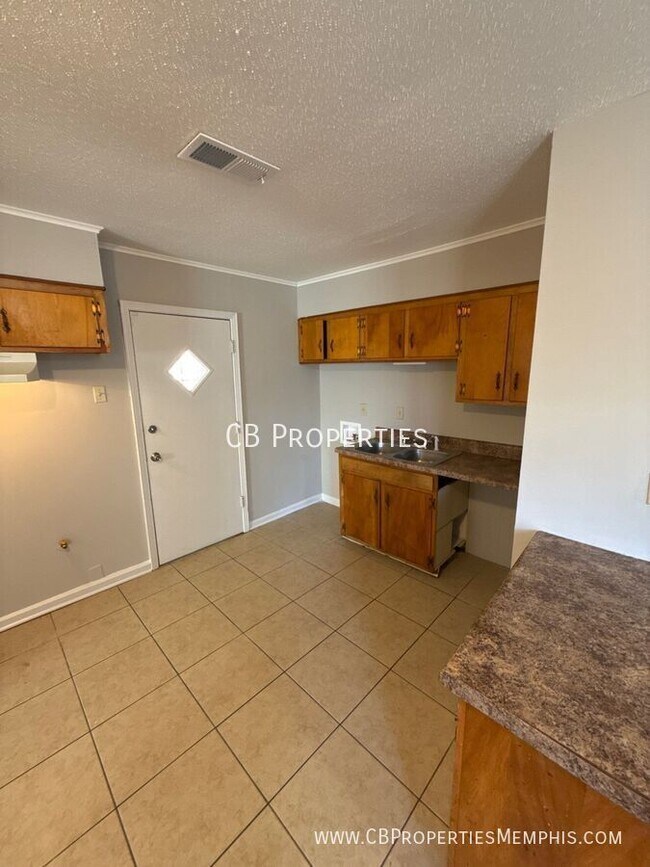 Foto del edificio - 3808 Voltaire Ave