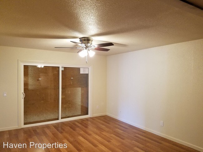Building Photo - 6039 Hilltop Dr