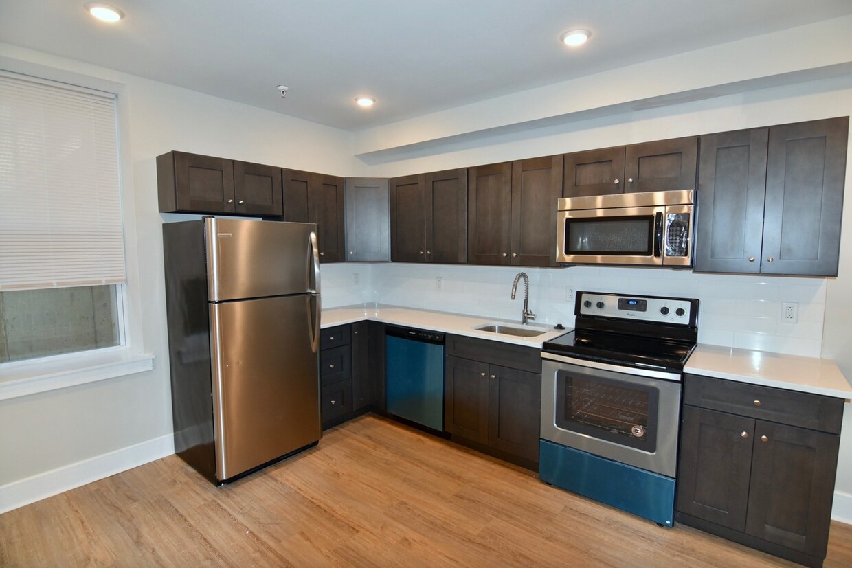 Foto principal - 1229 N Franklin St
