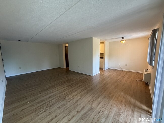 Building Photo - 126 Triangle St