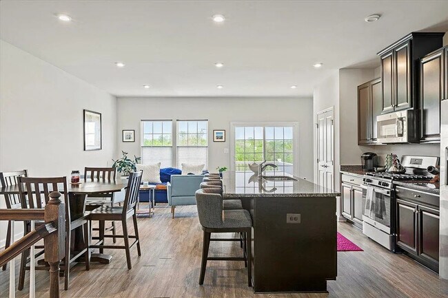 Foto del edificio - 2065 Elm Tree Ct