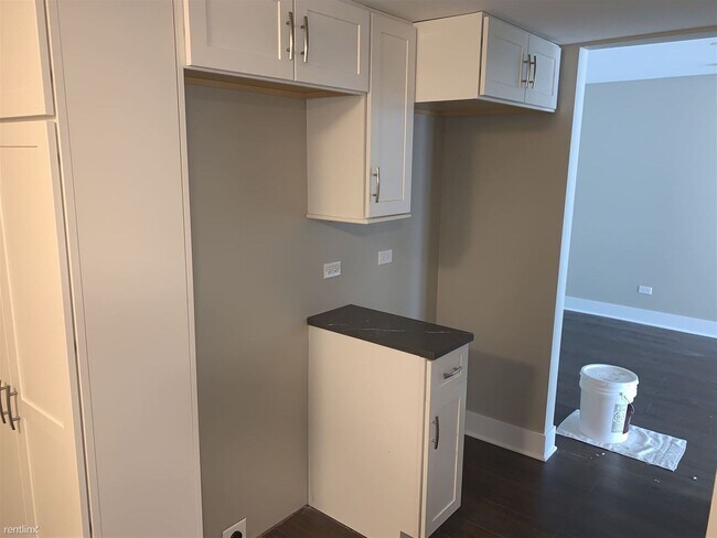 Building Photo - 1 br, 1 bath Apartment - 550 Sheridan Sq 1H