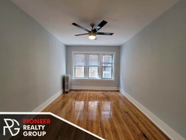 Building Photo - 1 bedroom in CHICAGO IL 60625