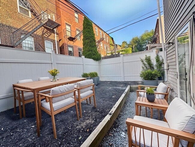 Building Photo - 91 Bolton St