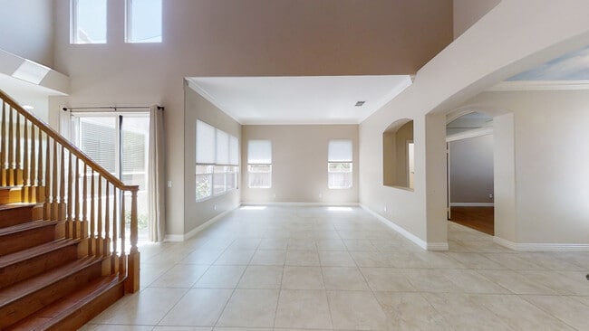 Building Photo - 3725 Strata Dr