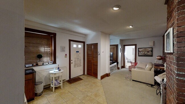 Foto del edificio - 1722 Beacon St