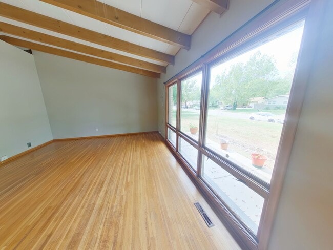 Foto del edificio - 2924 N Vassar Ave
