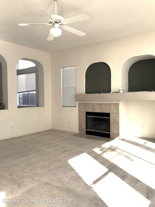 Foto del edificio - 4 br, 2.5 bath House - 8158 Pond Brook Way