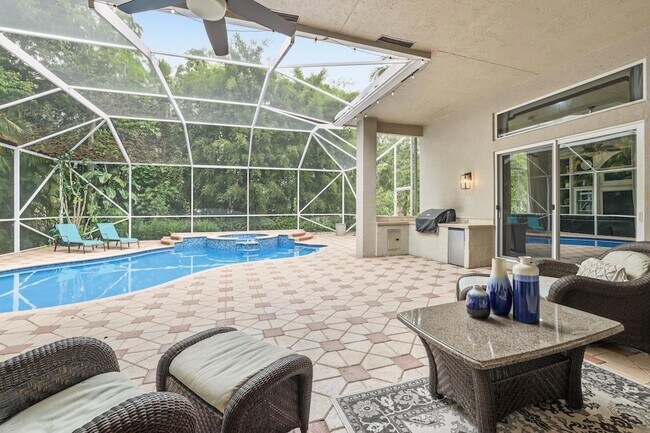 Foto del edificio - 856 Forest Glen Ln