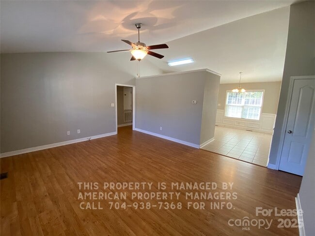 Foto del edificio - 1040 Rembrandt Dr SW