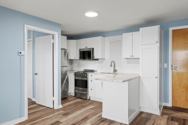 Building Photo - Sea Village