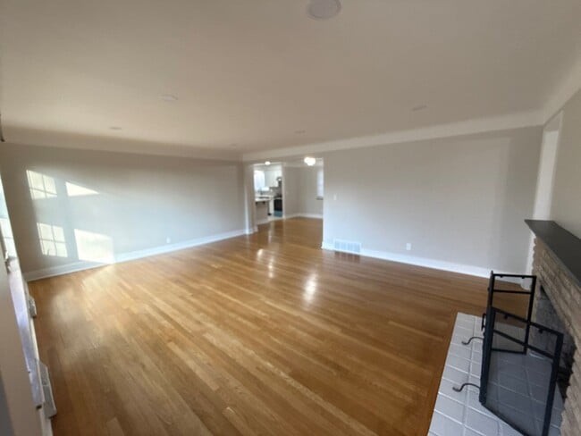 Building Photo - SFH Montgomery