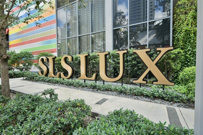 Building Photo - 801 S Miami Ave