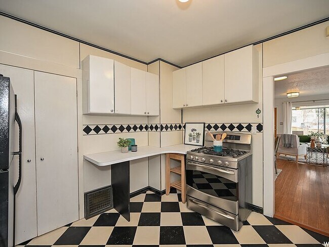 Building Photo - 333 H St