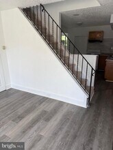 Building Photo - 485 Potterton Heights