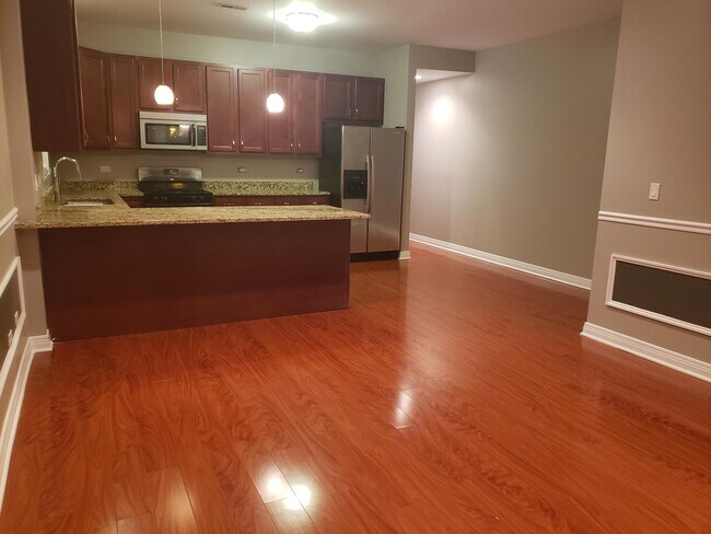 Foto del edificio - 6625 W Belmont Ave