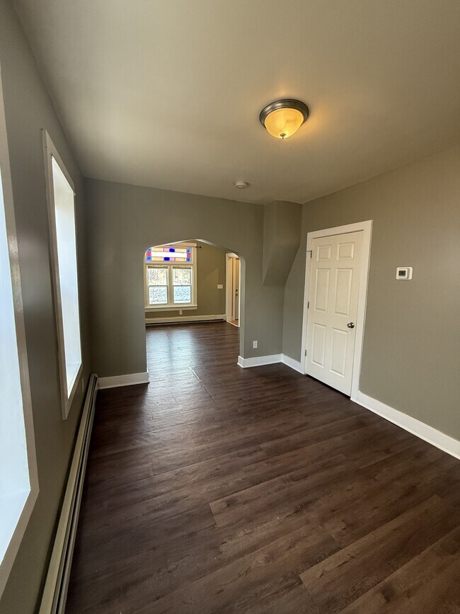 Foto del edificio - 1355 Payne Ave