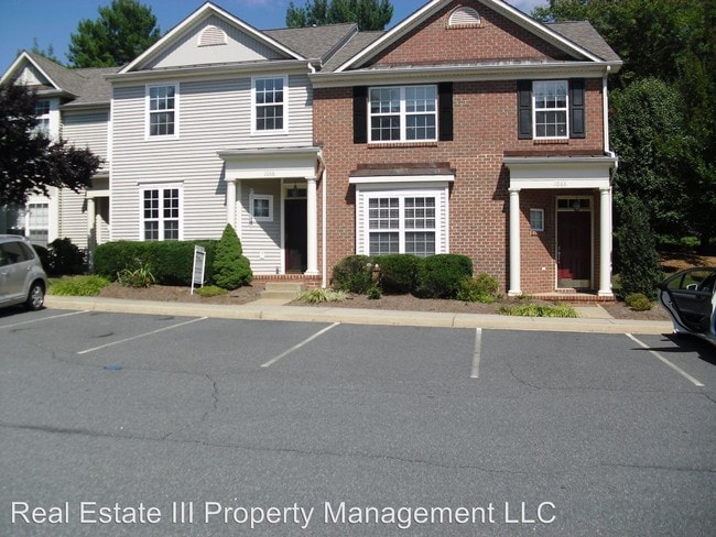 Building Photo - 1066 Somer Chase Ct