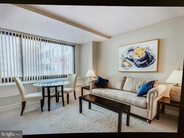 Foto del edificio - 1021 Arlington Blvd