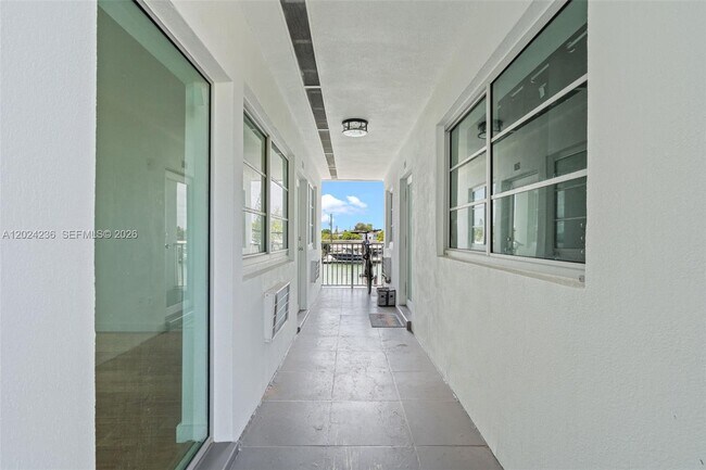 Building Photo - 7950 Tatum Waterway Dr