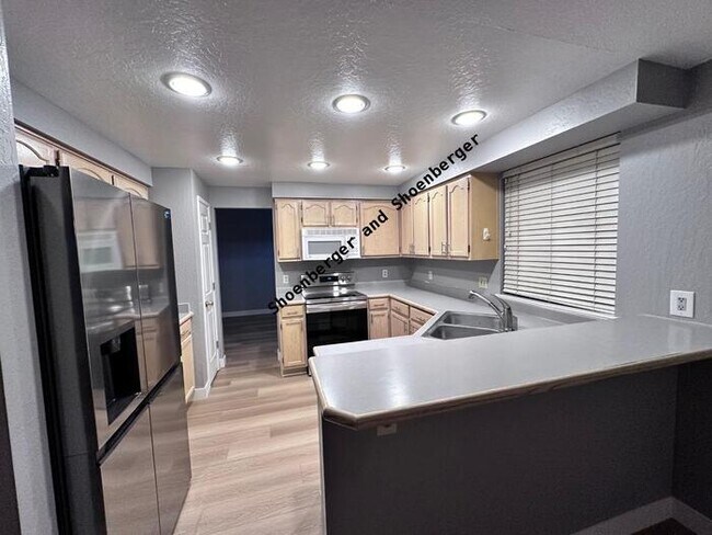 Building Photo - 6377 Moon Ridge Terrace