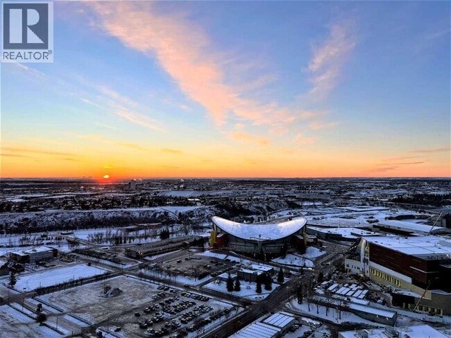 Building Photo - 1188-1183 3 St SE