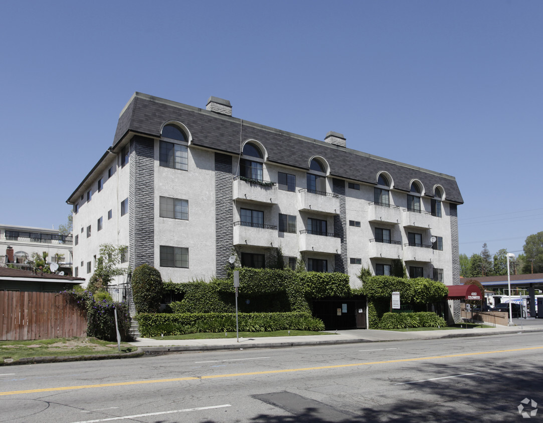 Building Photo - Coldwater Canyon