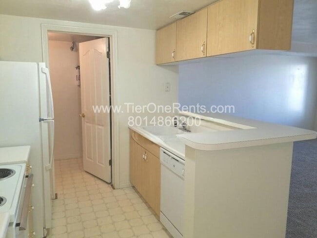 Photo - ** Limited Time Offer ** $500 OFF your first month's RENT! Apartment