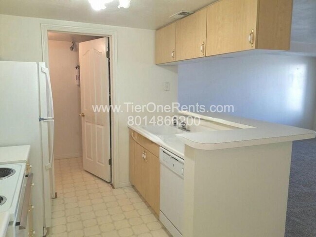Building Photo - This property offers a NO DEPOSIT option available for qualified renters!