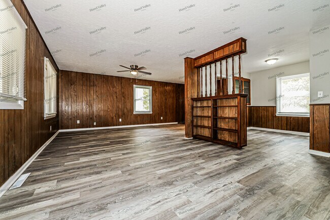 Foto del edificio - 123 N Kendall Dr